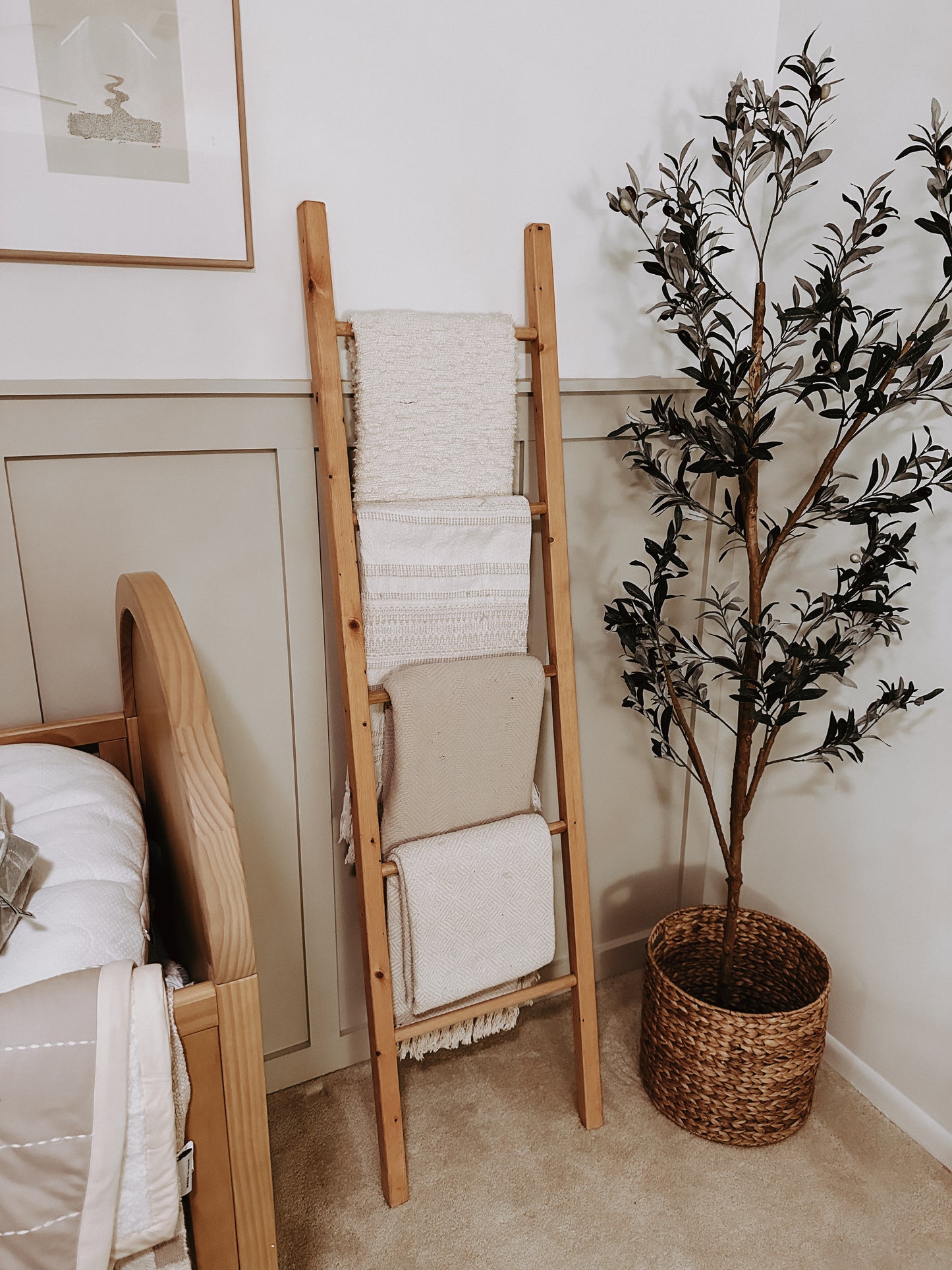 DIY Blanket Ladder Guide: Build Your Own Home Accessory